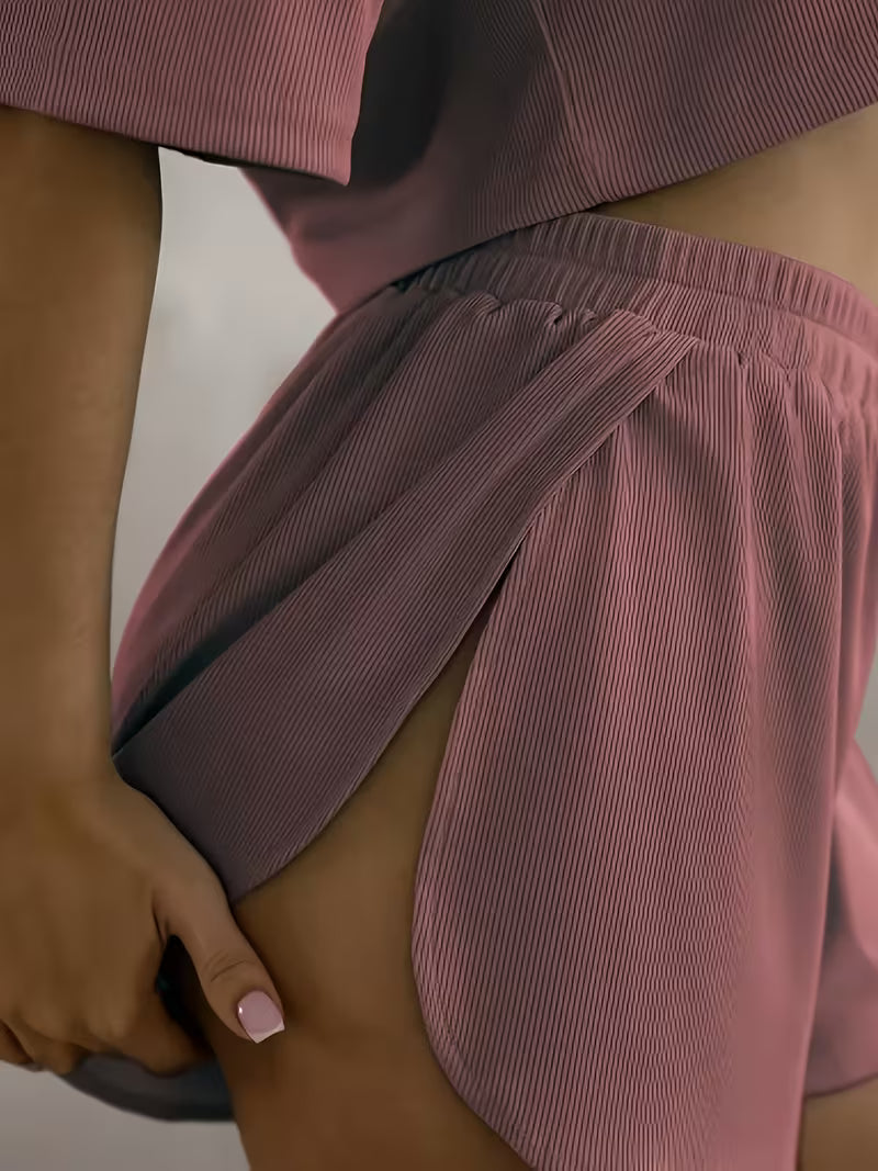 cropped short-sleeve t-shirt and high-slit shorts