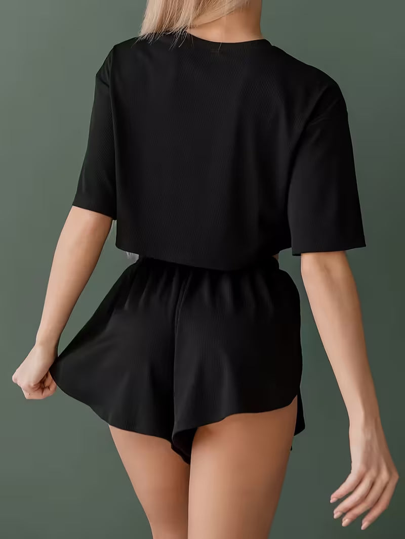 cropped short-sleeve t-shirt and high-slit shorts