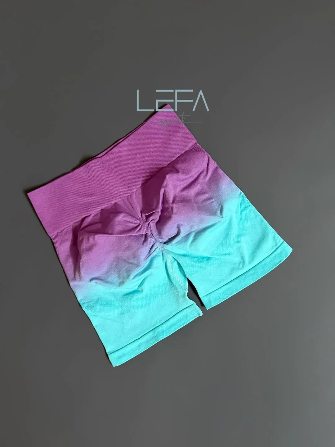 Women’s Seamless Gradient Scrunch Workout Shorts