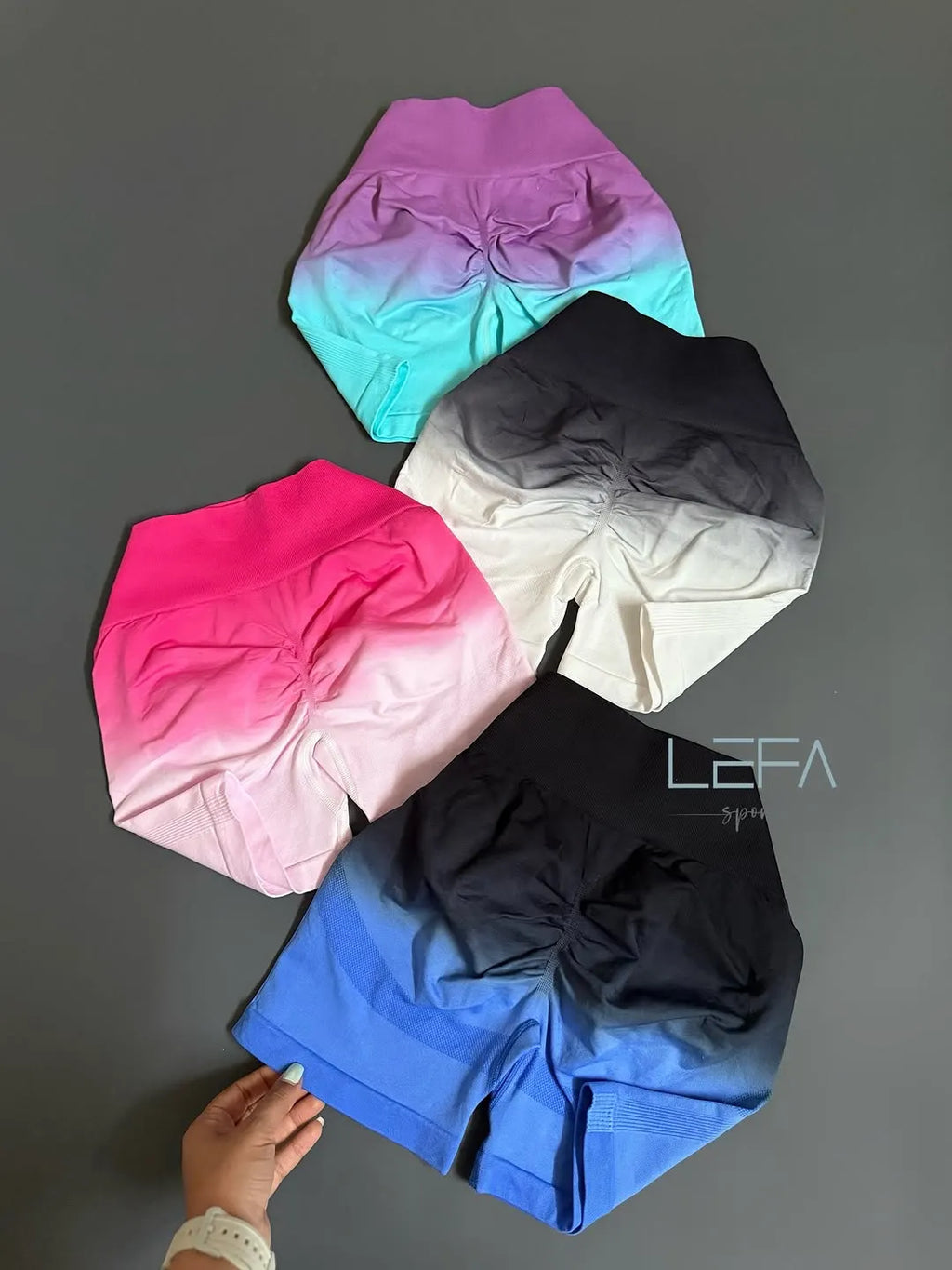 Women’s Seamless Gradient Scrunch Workout Shorts